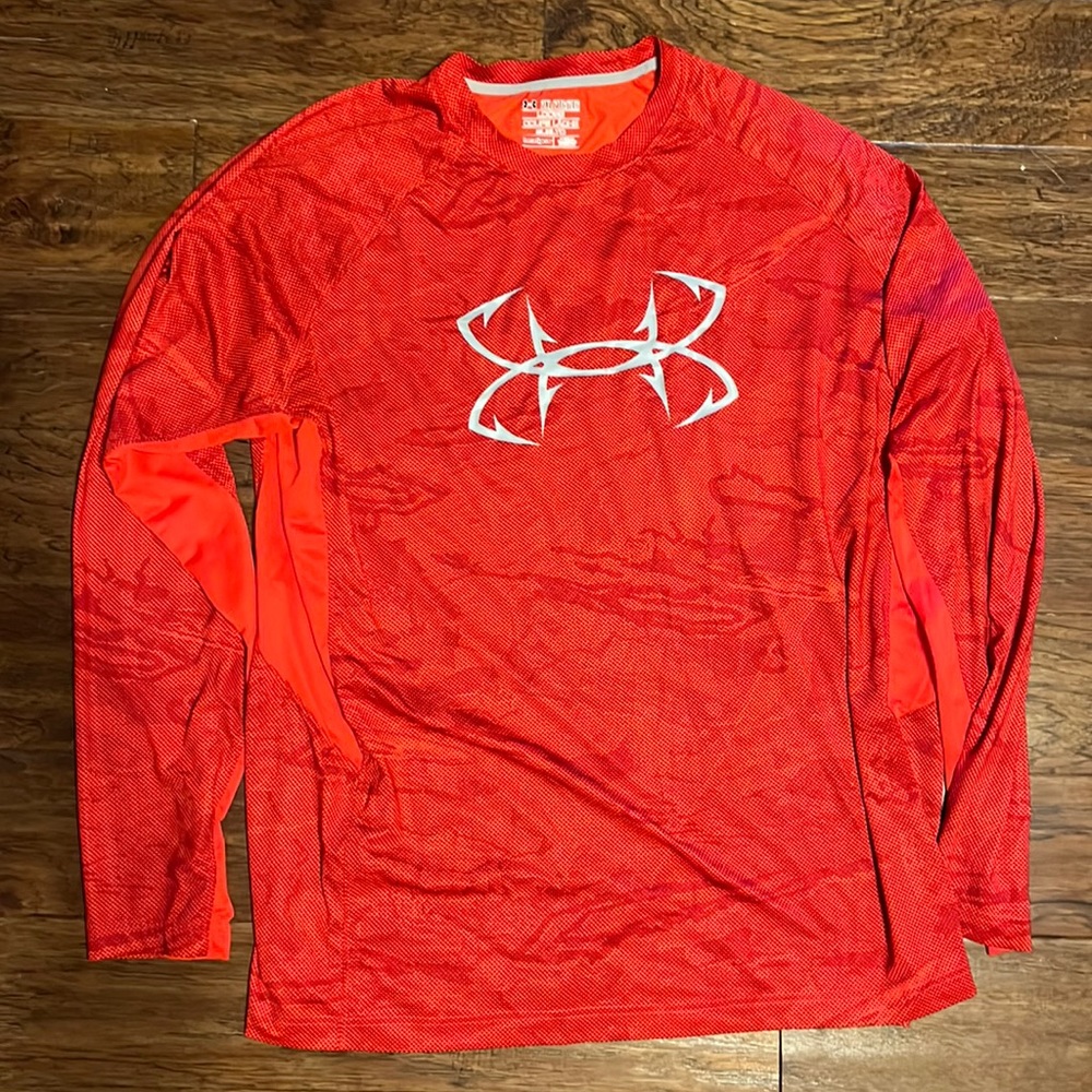 Men's Under Armour long sleeved shirt